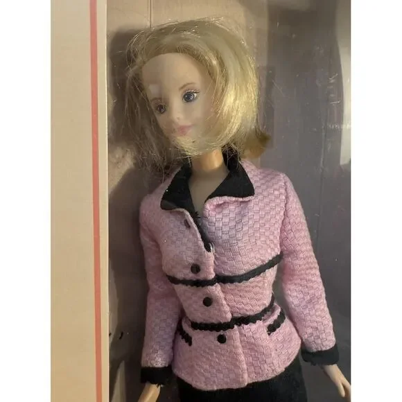 VINTAGE Set of 3 Special Editions AVON REPRESENTATIVE Barbies IN BOXES - Picture 7 of 16